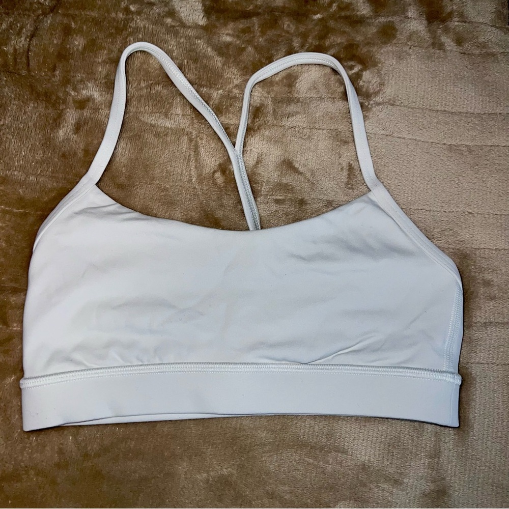 Lululemon Flow Y Bra Nulu *Light Support, A-C Cups in Bone Size 4
